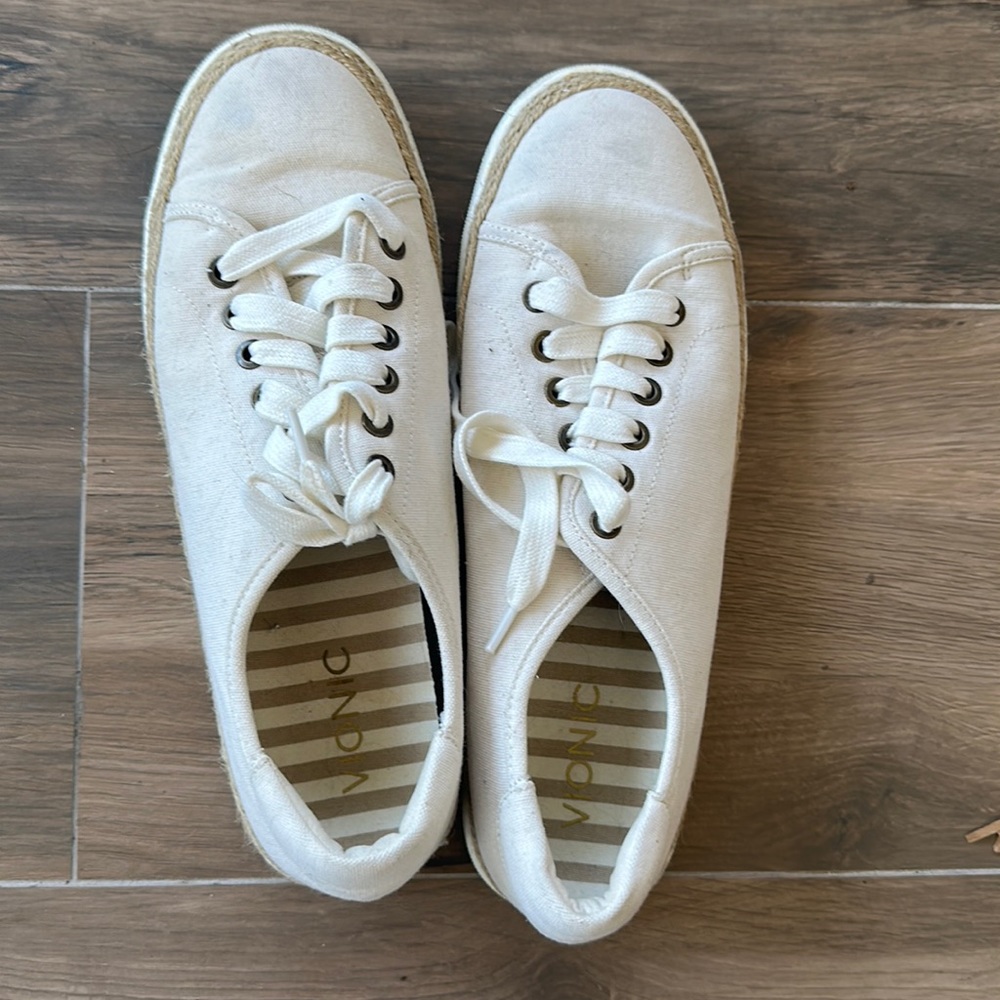 VIONIC White sneakers